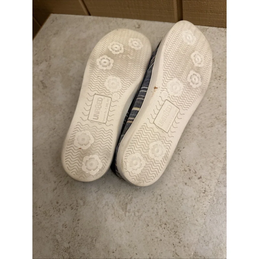 UNR8ED Women's Striped‎ Canvas Slip-On Boat Shoes Size 6.5